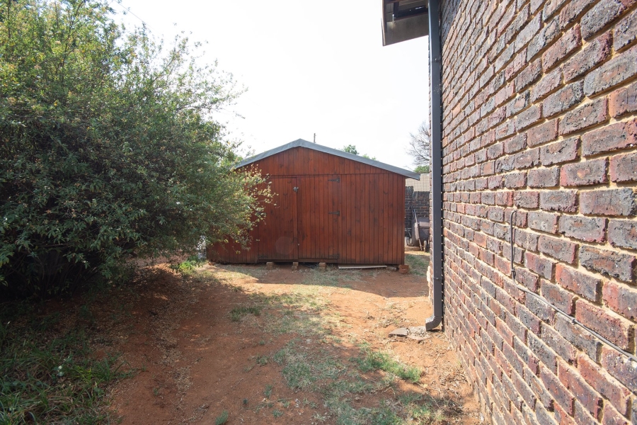 4 Bedroom Property for Sale in Overkruin Gauteng