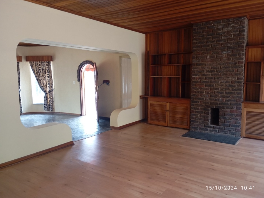 To Let 5 Bedroom Property for Rent in Glen Marais Gauteng