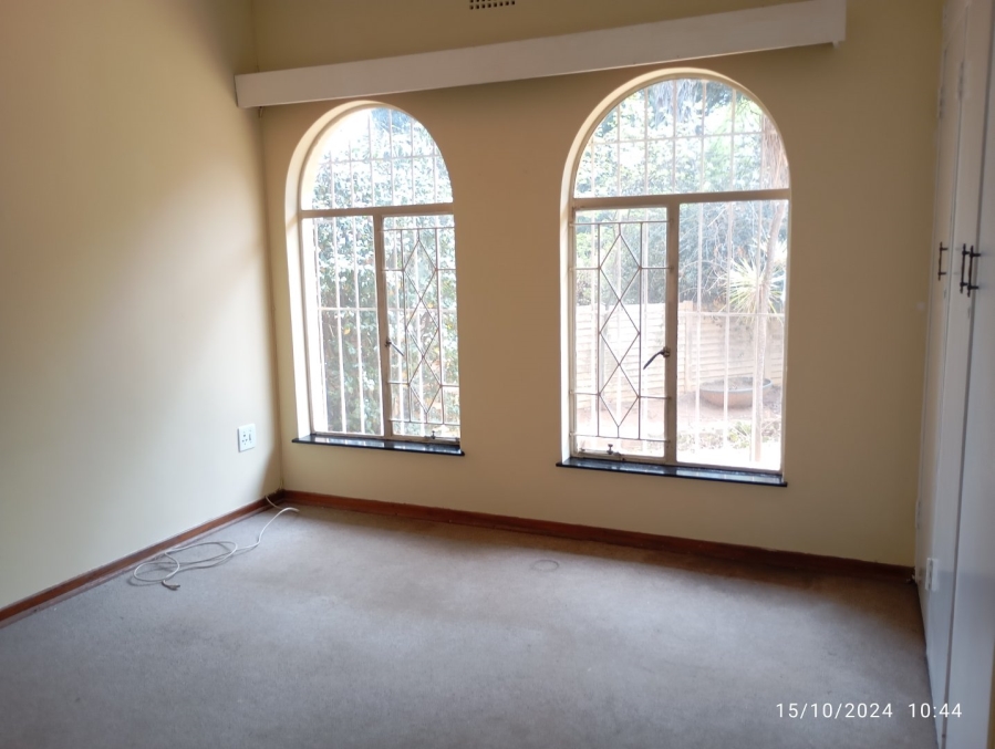 To Let 5 Bedroom Property for Rent in Glen Marais Gauteng