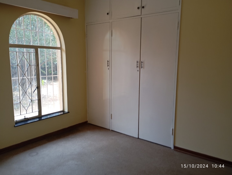 To Let 5 Bedroom Property for Rent in Glen Marais Gauteng