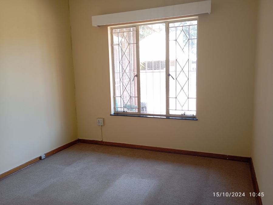 To Let 5 Bedroom Property for Rent in Glen Marais Gauteng