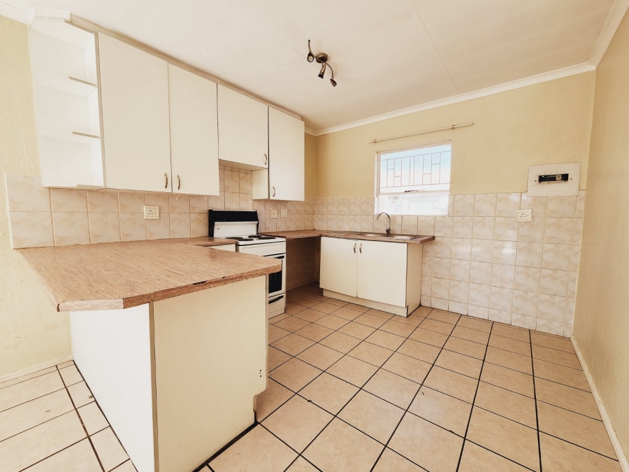 To Let 2 Bedroom Property for Rent in Vorna Valley Gauteng