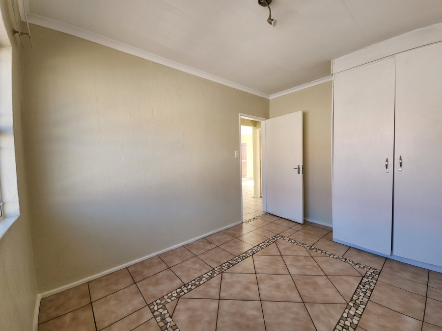 To Let 2 Bedroom Property for Rent in Vorna Valley Gauteng