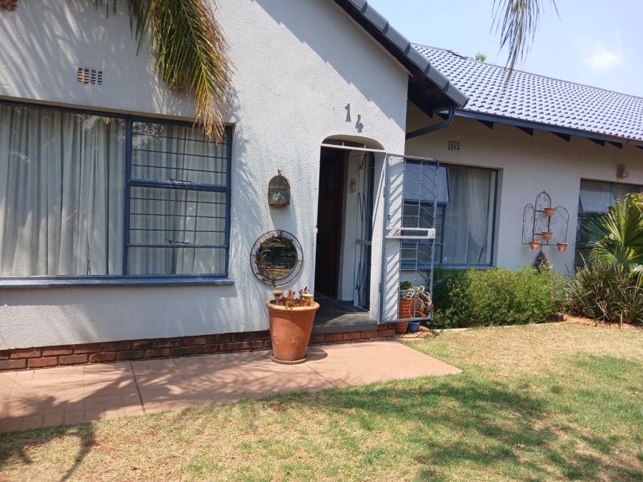 4 Bedroom Property for Sale in Mayberry Park Gauteng