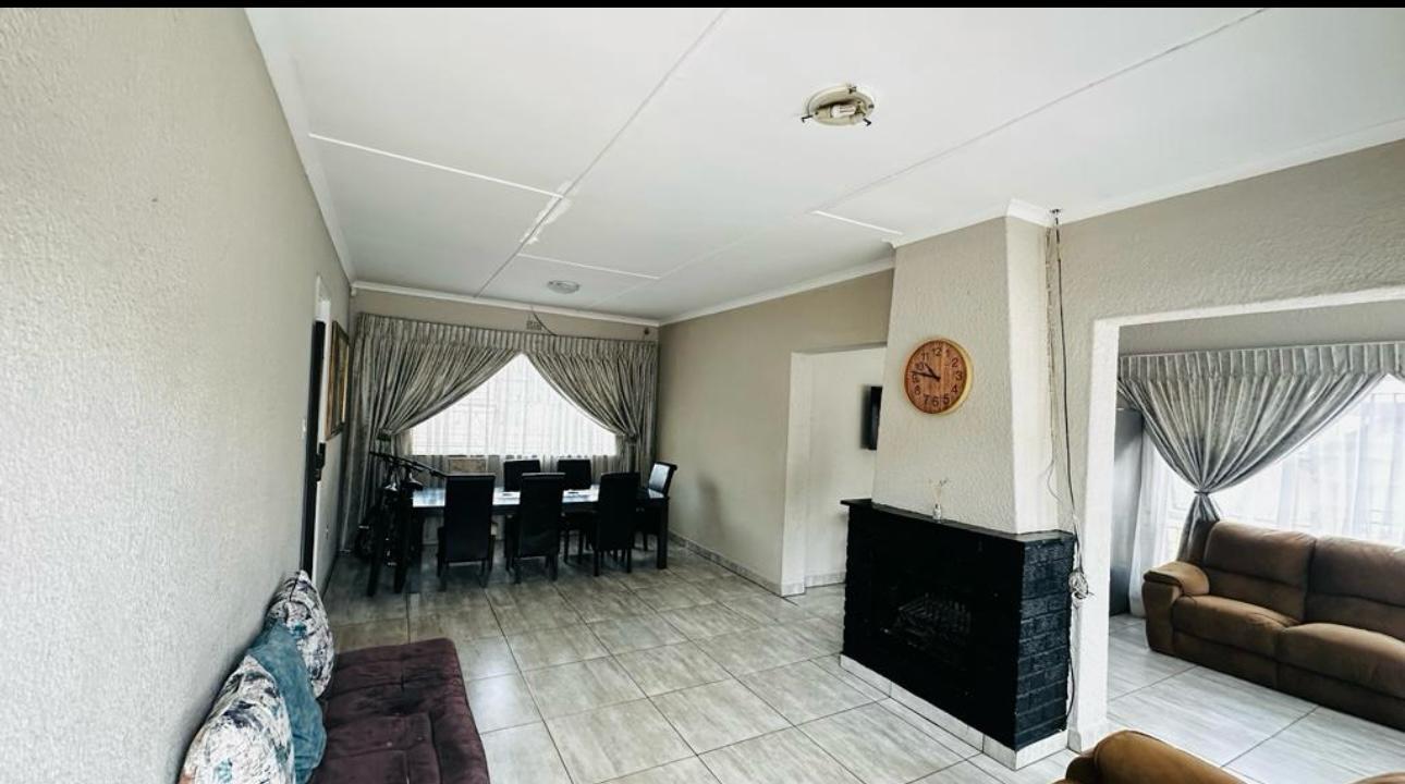 3 Bedroom Property for Sale in Roodekop Gauteng