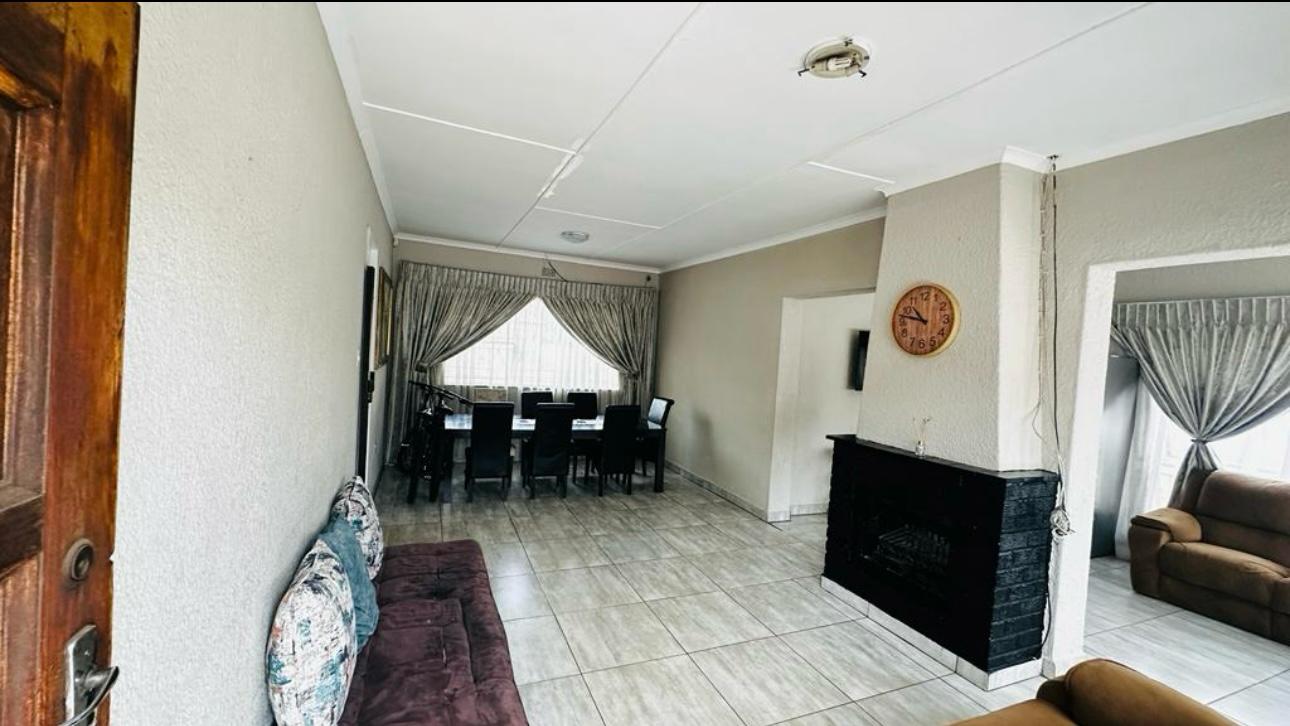 3 Bedroom Property for Sale in Roodekop Gauteng