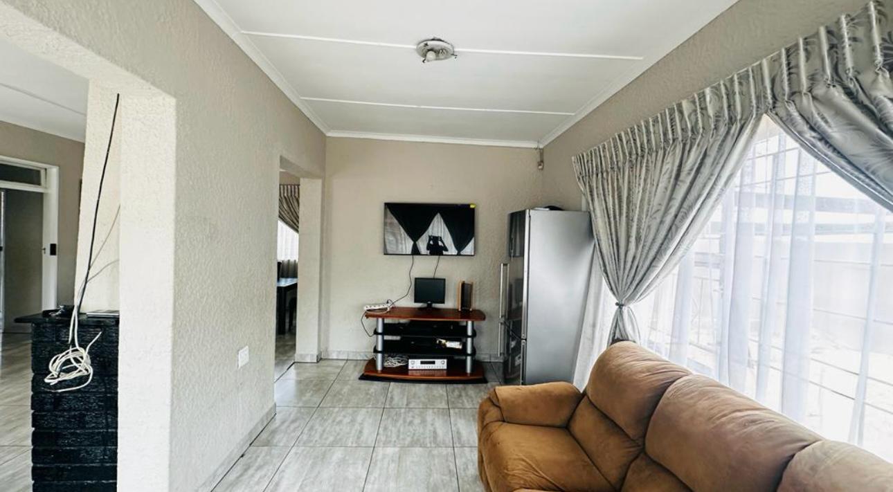 3 Bedroom Property for Sale in Roodekop Gauteng