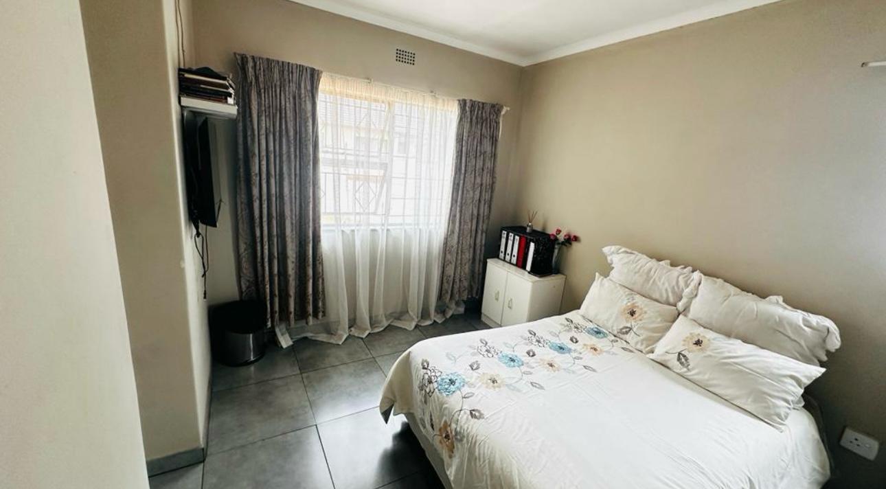 3 Bedroom Property for Sale in Roodekop Gauteng