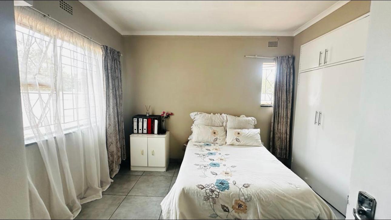 3 Bedroom Property for Sale in Roodekop Gauteng