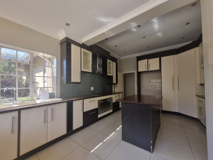 4 Bedroom Property for Sale in Highlands North Gauteng