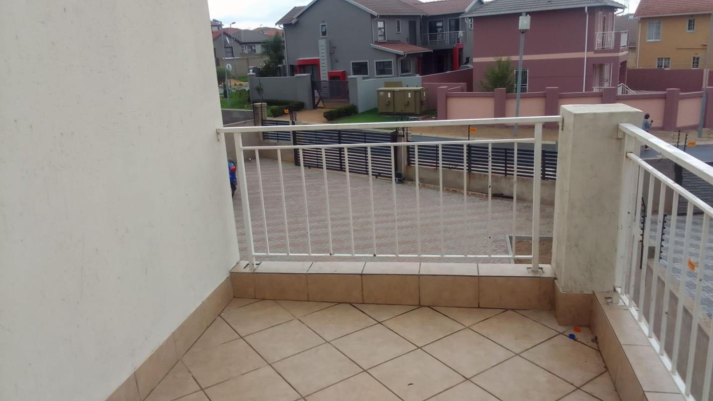 4 Bedroom Property for Sale in Blue Hills Gauteng