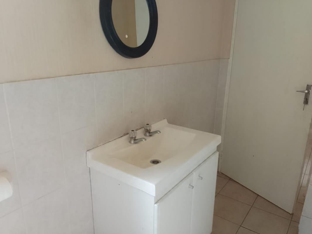 2 Bedroom Property for Sale in Vorna Valley Gauteng