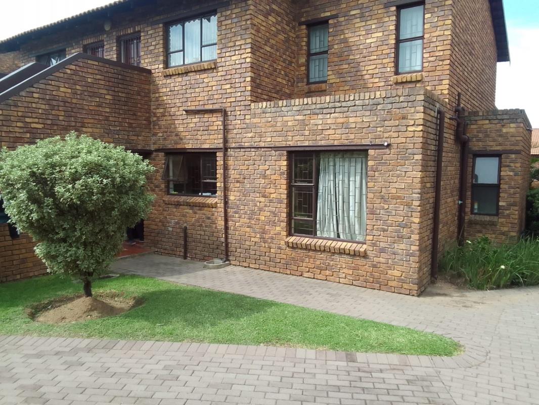 2 Bedroom Property for Sale in Vorna Valley Gauteng