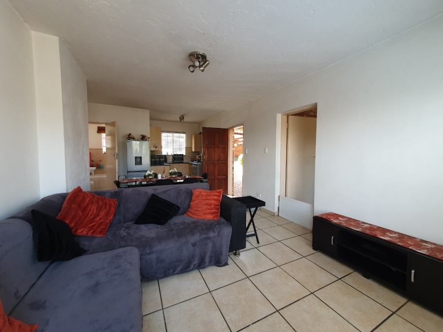 2 Bedroom Property for Sale in Mountain View Gauteng