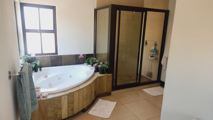 4 Bedroom Property for Sale in Olivedale Gauteng