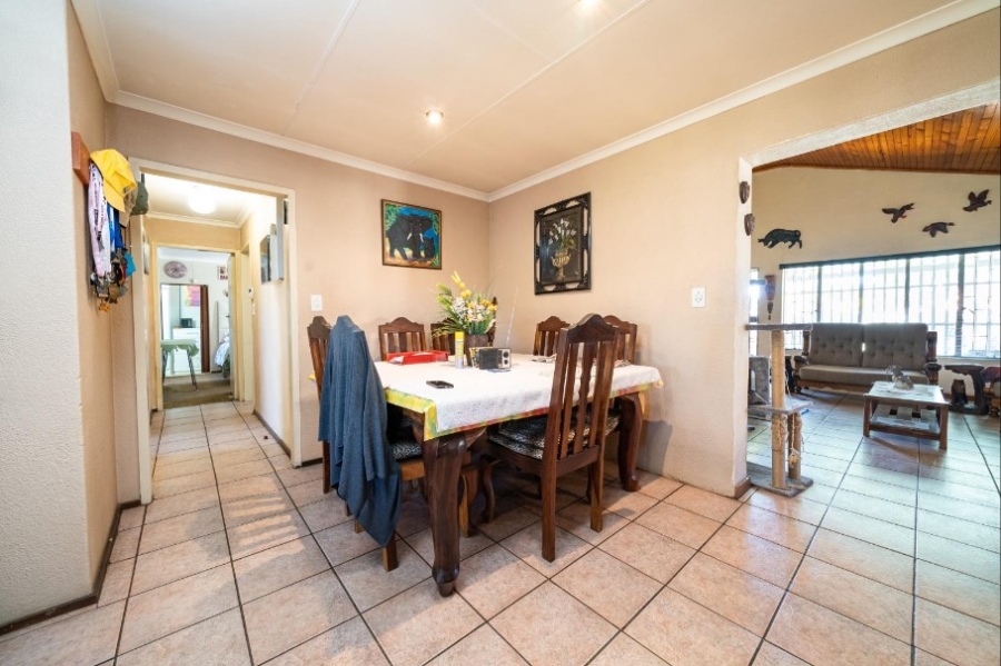 4 Bedroom Property for Sale in Groeneweide Gauteng