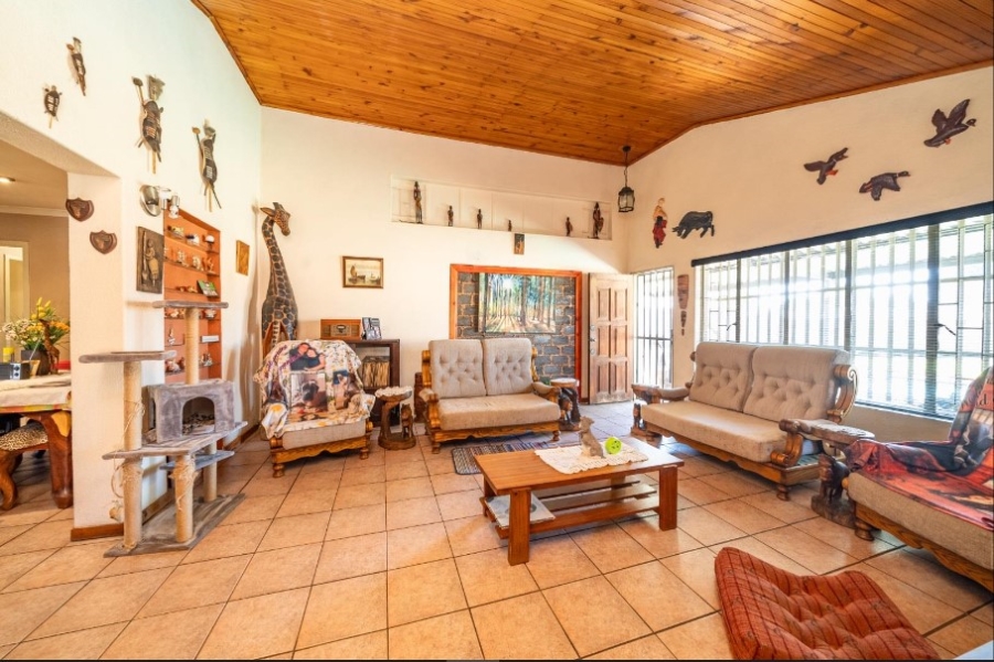 4 Bedroom Property for Sale in Groeneweide Gauteng