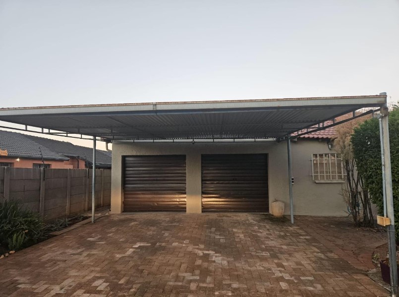 4 Bedroom Property for Sale in Groeneweide Gauteng