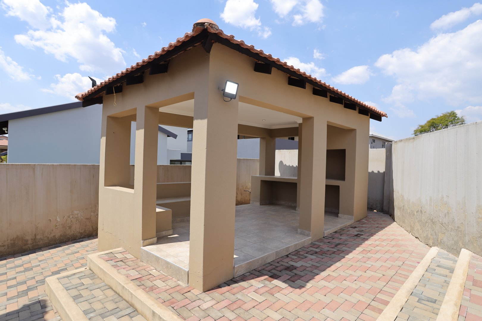 3 Bedroom Property for Sale in Ruimsig Gauteng