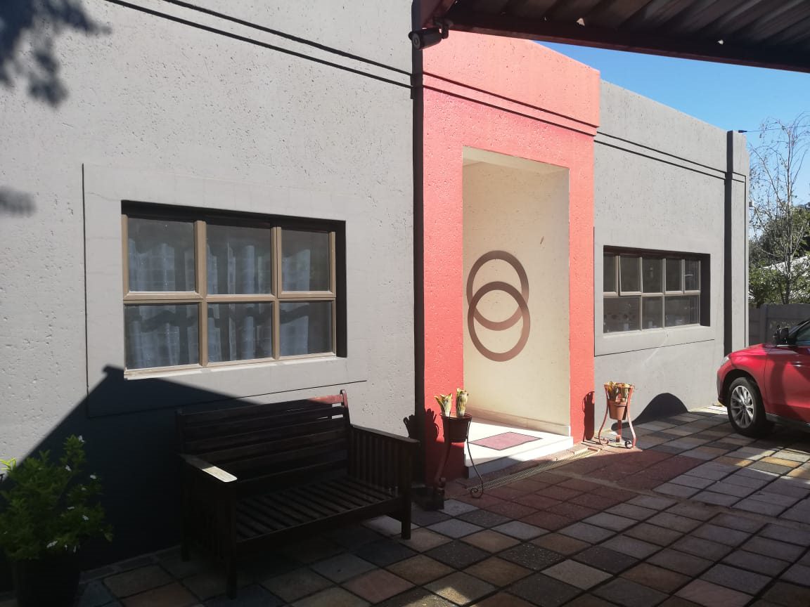 To Let 5 Bedroom Property for Rent in Sandringham Gauteng