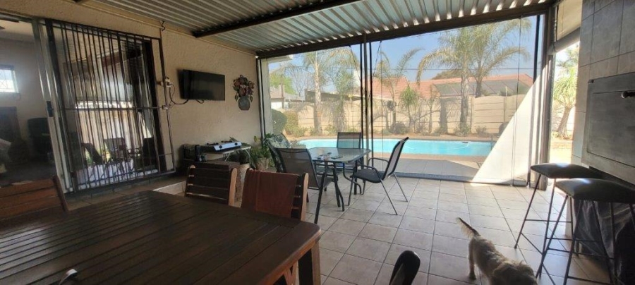 3 Bedroom Property for Sale in Verwoerdpark Gauteng