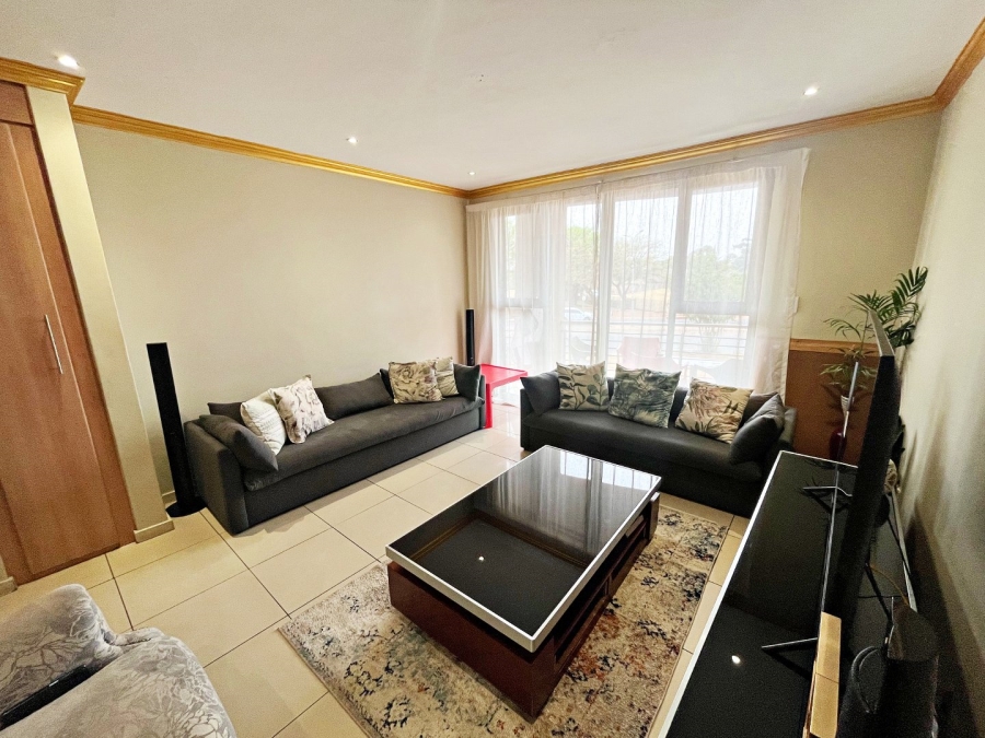 2 Bedroom Property for Sale in Rooihuiskraal North Gauteng