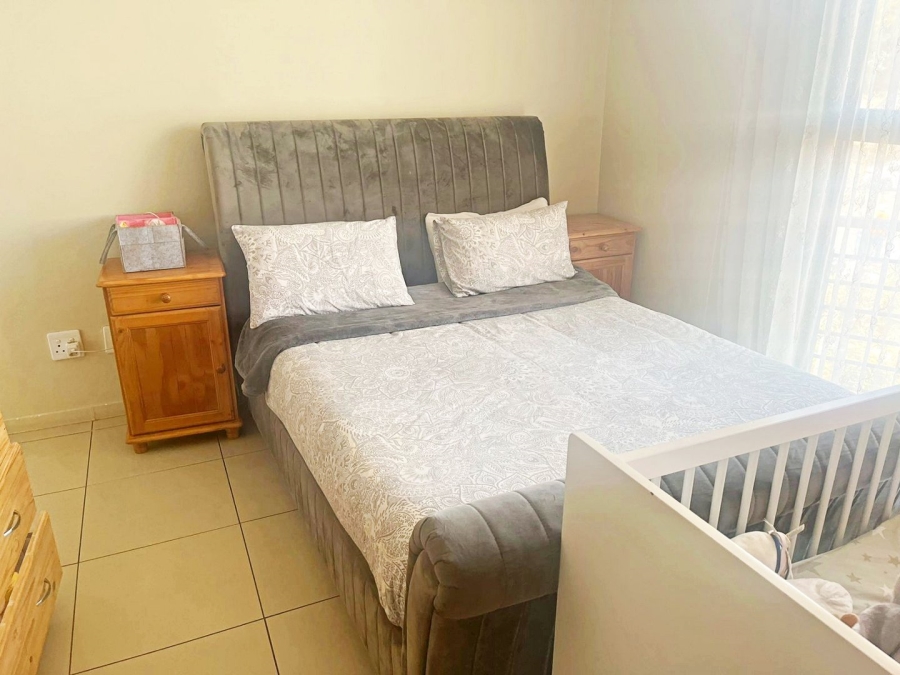 2 Bedroom Property for Sale in Rooihuiskraal North Gauteng