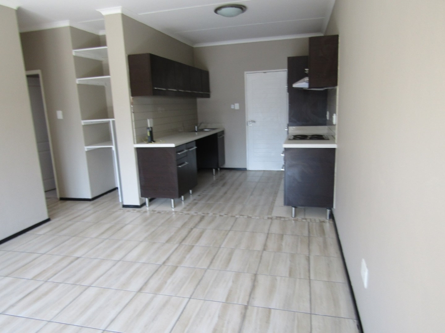 To Let 2 Bedroom Property for Rent in Oakdene Gauteng