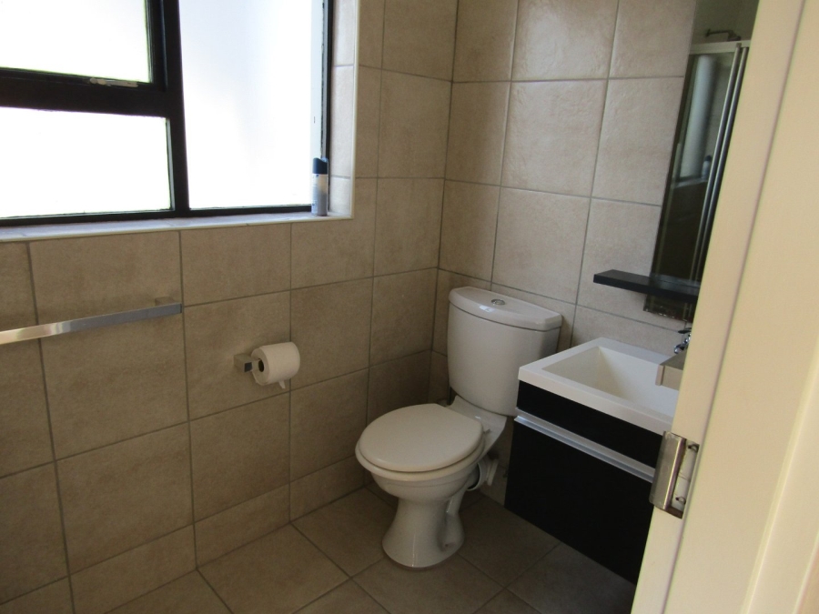 To Let 2 Bedroom Property for Rent in Oakdene Gauteng