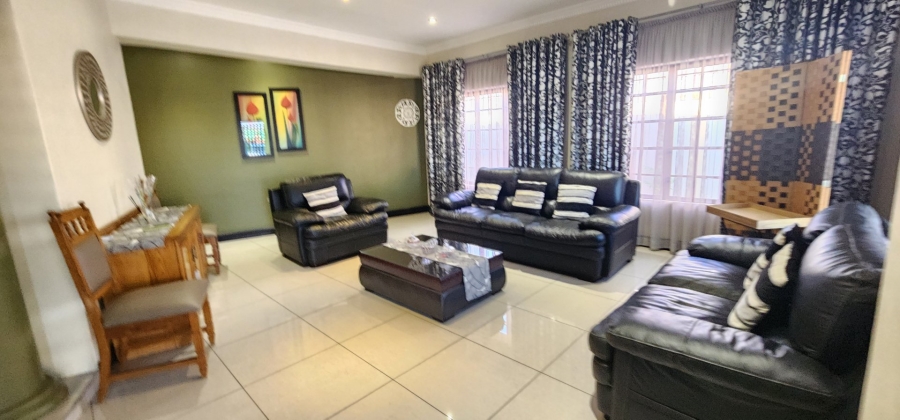 5 Bedroom Property for Sale in Laudium Gauteng