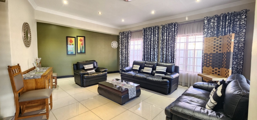 5 Bedroom Property for Sale in Laudium Gauteng