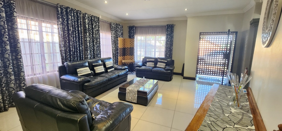 5 Bedroom Property for Sale in Laudium Gauteng