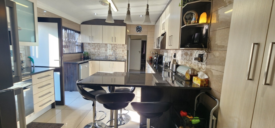 5 Bedroom Property for Sale in Laudium Gauteng