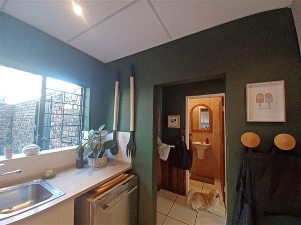 To Let 2 Bedroom Property for Rent in Robindale Gauteng