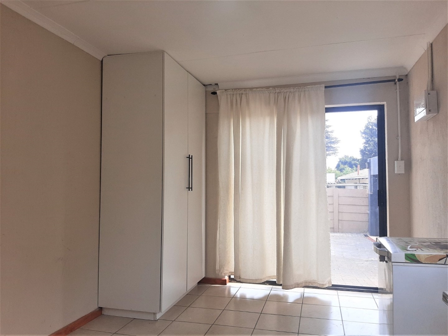 To Let 1 Bedroom Property for Rent in Northwold Gauteng