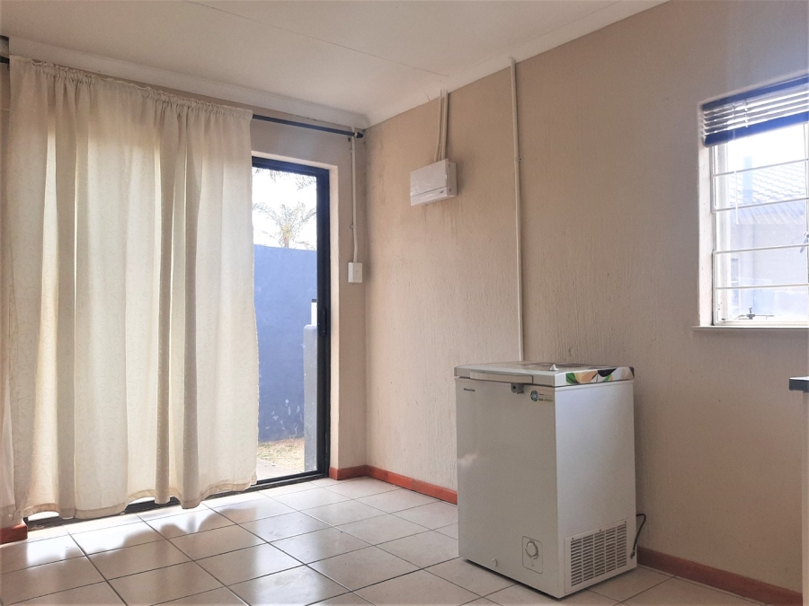 To Let 1 Bedroom Property for Rent in Northwold Gauteng