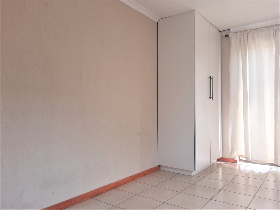 To Let 1 Bedroom Property for Rent in Northwold Gauteng