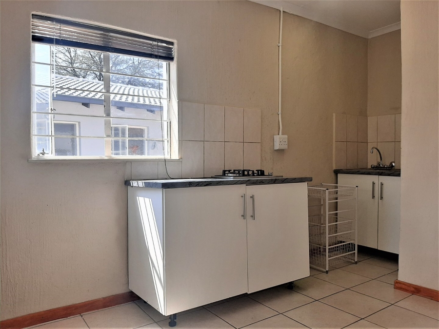 To Let 1 Bedroom Property for Rent in Northwold Gauteng