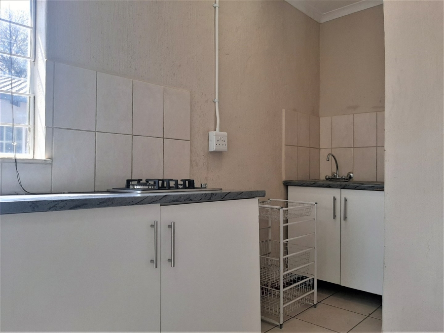 To Let 1 Bedroom Property for Rent in Northwold Gauteng