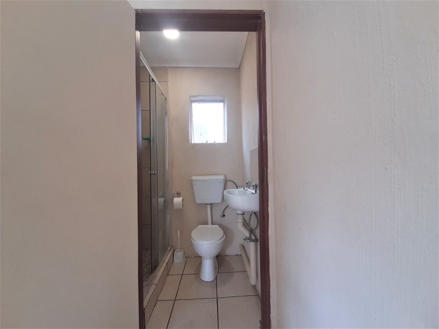 To Let 1 Bedroom Property for Rent in Northwold Gauteng