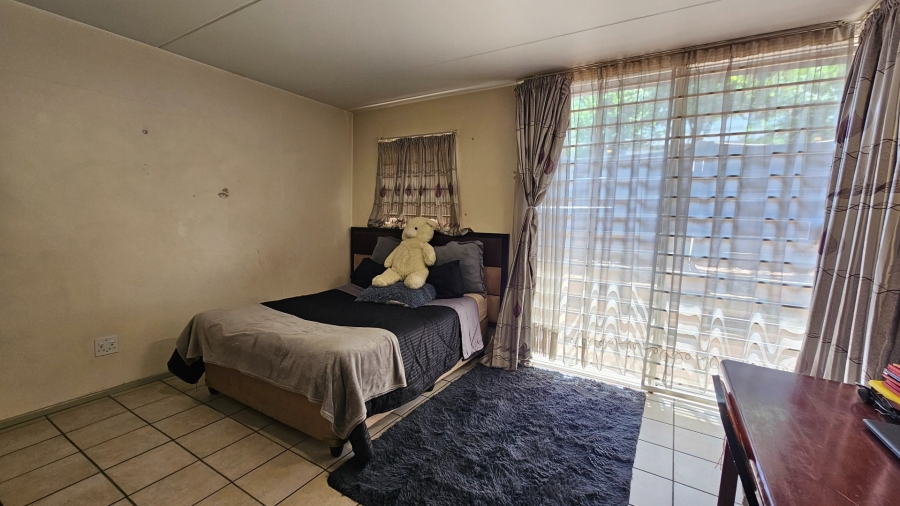 To Let 1 Bedroom Property for Rent in Braamfontein Gauteng