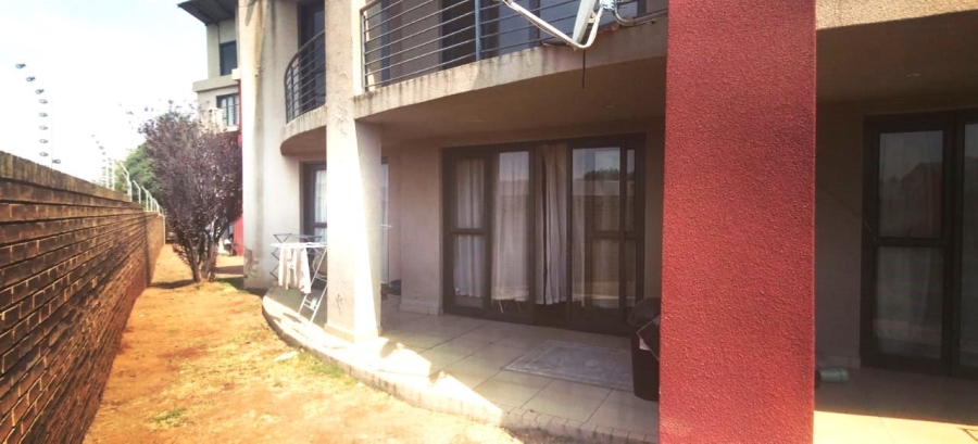 2 Bedroom Property for Sale in Rooihuiskraal North Gauteng