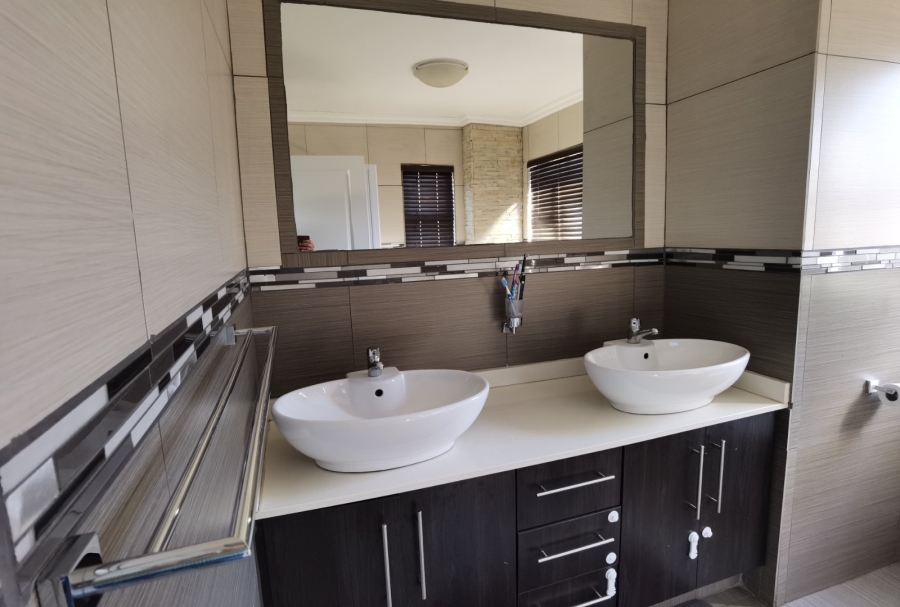 4 Bedroom Property for Sale in Kungwini Country Estate Gauteng