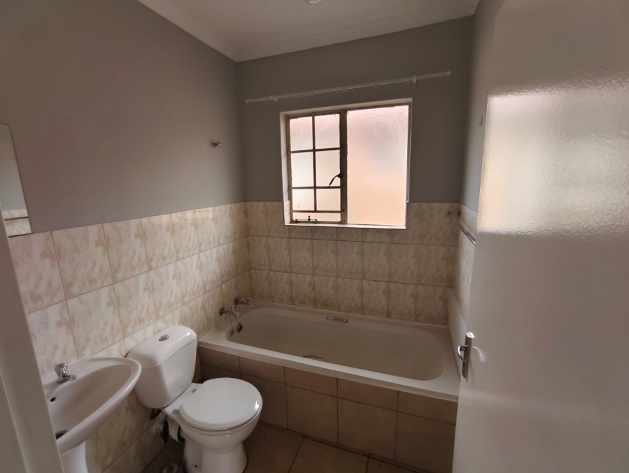 2 Bedroom Property for Sale in Kempton Park Central Gauteng