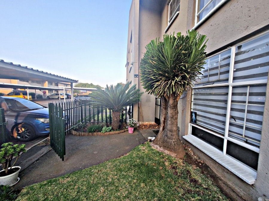 2 Bedroom Property for Sale in Ravenswood Gauteng