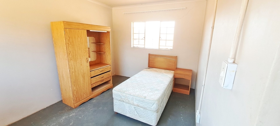 To Let 2 Bedroom Property for Rent in Uitzicht Gauteng