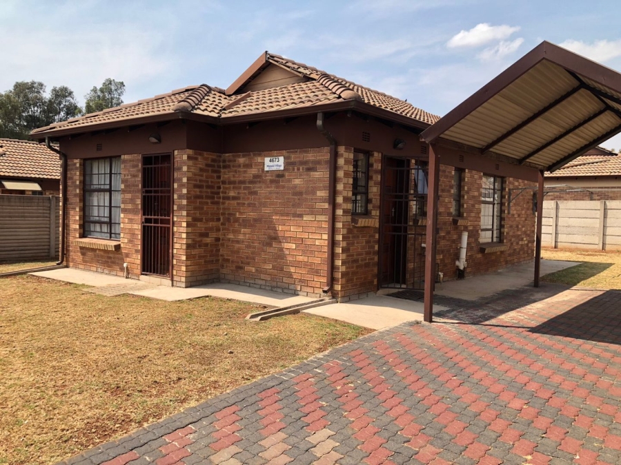 3 Bedroom Property for Sale in Clayville Gauteng