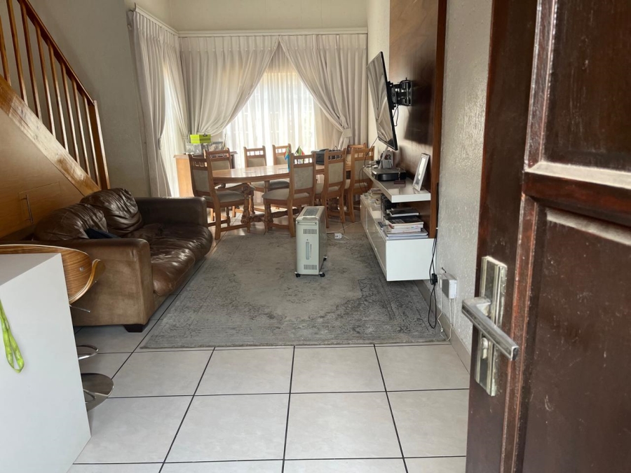 2 Bedroom Property for Sale in Bassonia Rock Gauteng