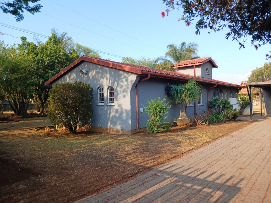 To Let 3 Bedroom Property for Rent in Birch Acres Gauteng