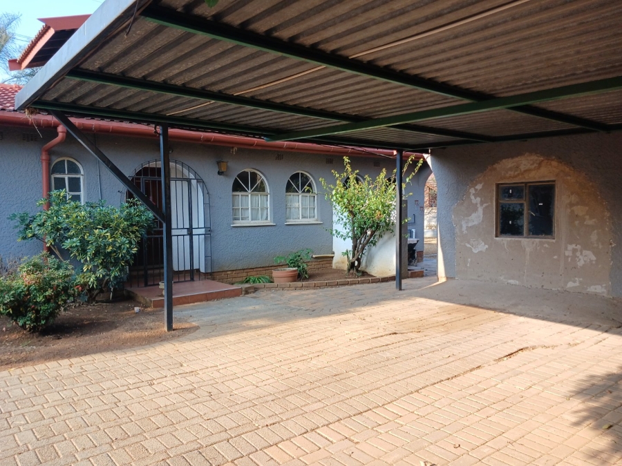 To Let 3 Bedroom Property for Rent in Birch Acres Gauteng